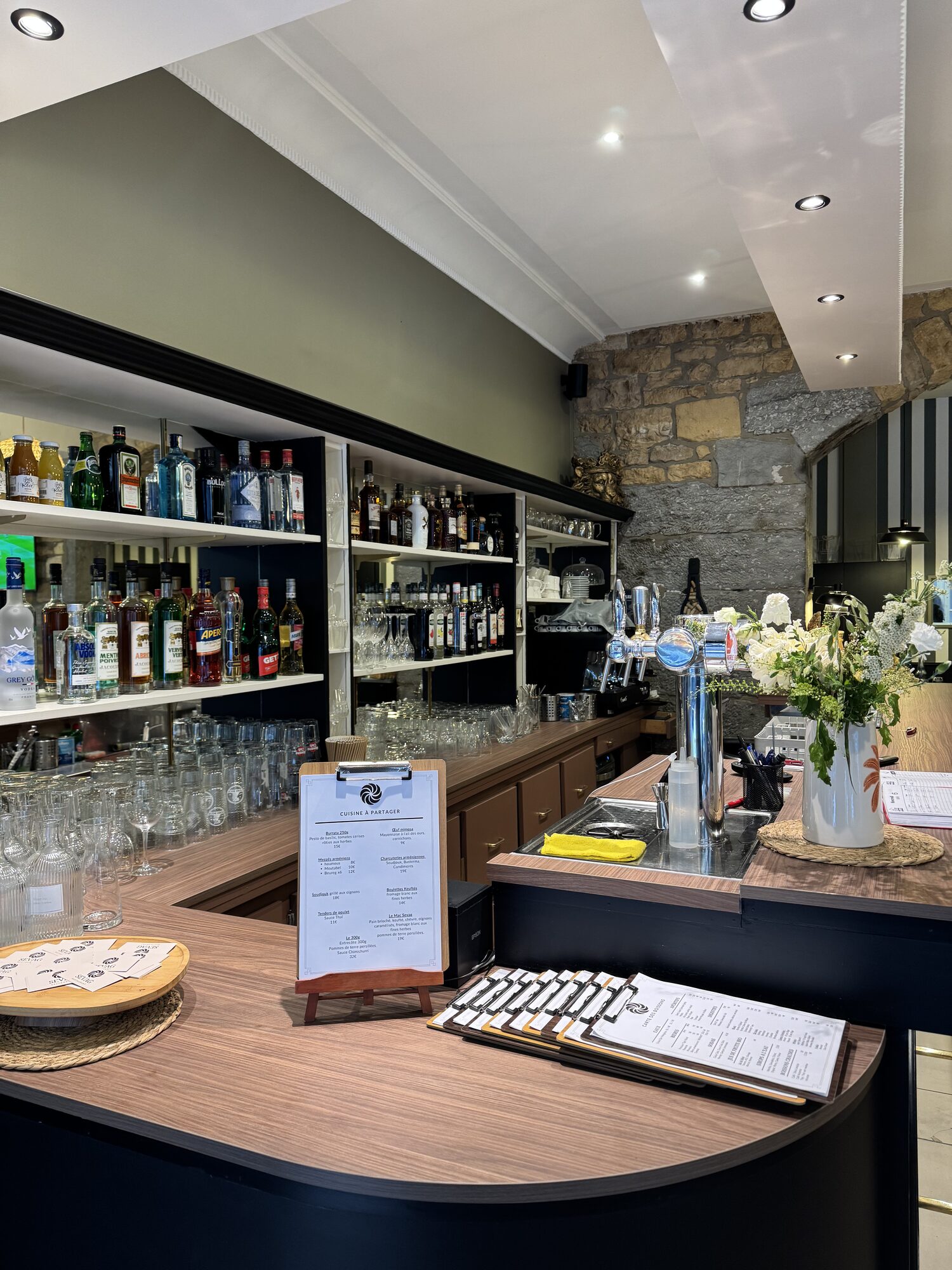 Bar et sélection de vins